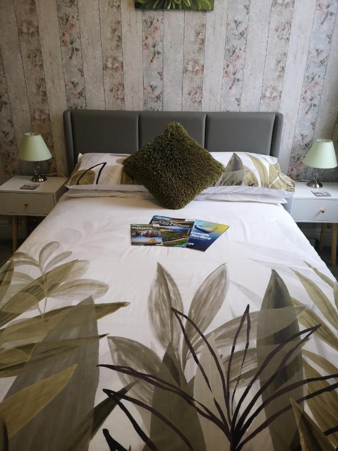 סקארבורו The Phoenix Guest House מראה חיצוני תמונה